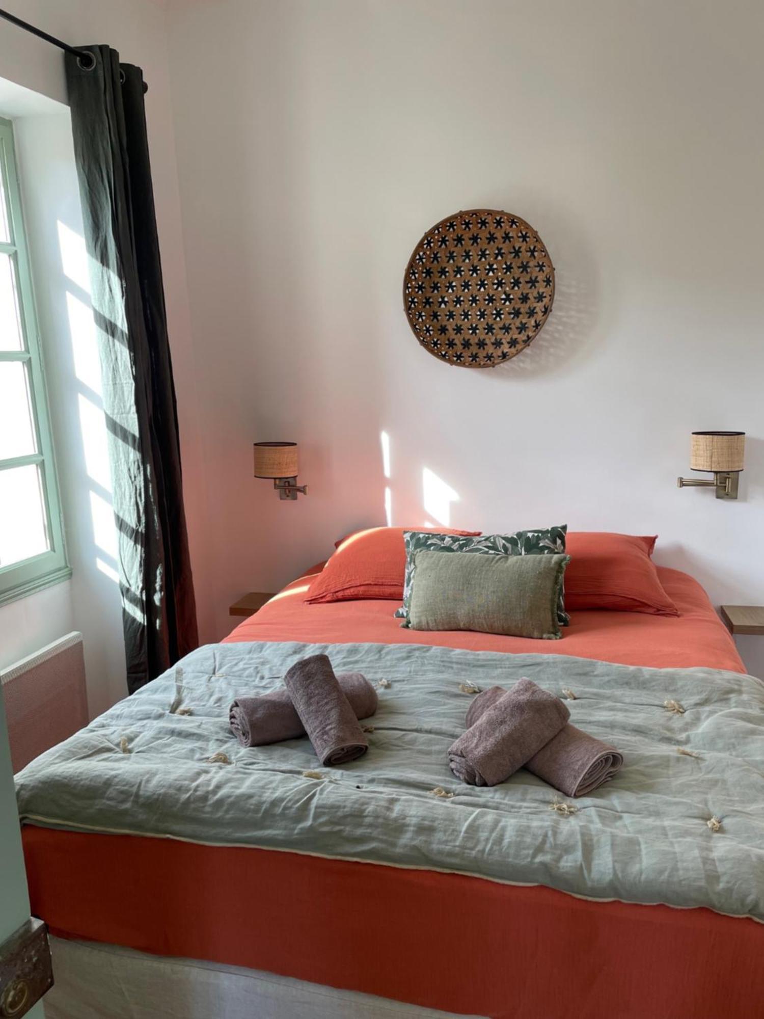 L'Ecrin De Mona Au Coeur De Lourmarin Apartment Ngoại thất bức ảnh